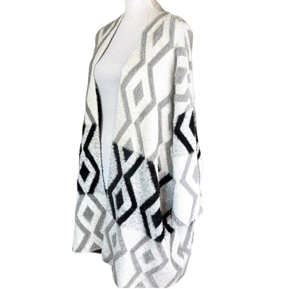Multiples Gray Black White Three Quarter Sleeve Drop Shoulder Knit Open Cardigan - Picture 4 of 12